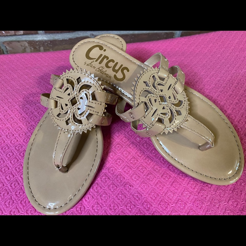 Canyon Medallion flat sandal Circus by Sam Edelman